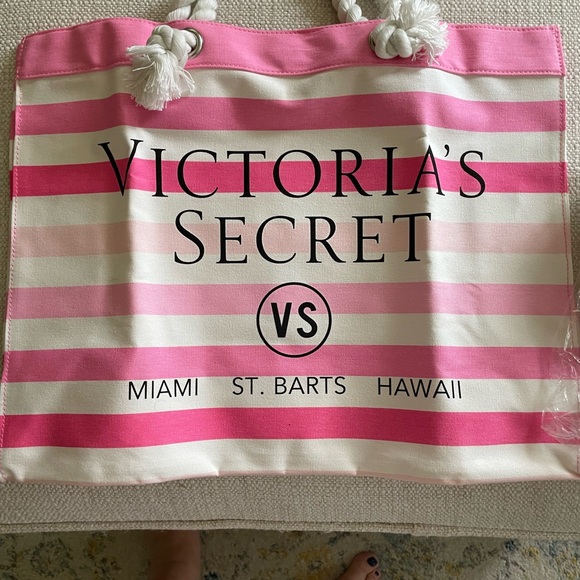 Victoria’s Secret Tote Bag and Flip Flops NWT. Size small. - Picture 3 of 6
